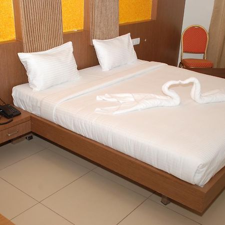 Hotel Pla Amrith Inn Tiruchirappalli 외부 사진