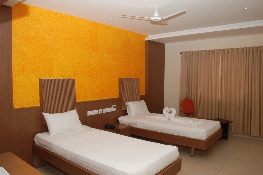 Hotel Pla Amrith Inn Tiruchirappalli 외부 사진