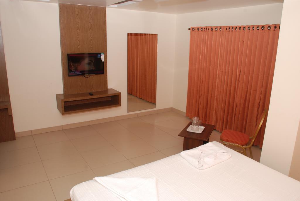 Hotel Pla Amrith Inn Tiruchirappalli 외부 사진