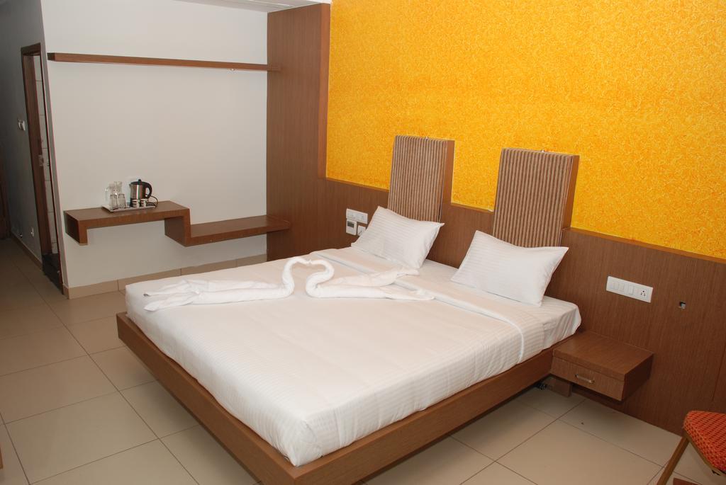 Hotel Pla Amrith Inn Tiruchirappalli 외부 사진