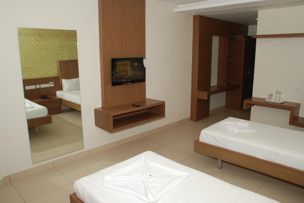 Hotel Pla Amrith Inn Tiruchirappalli 외부 사진