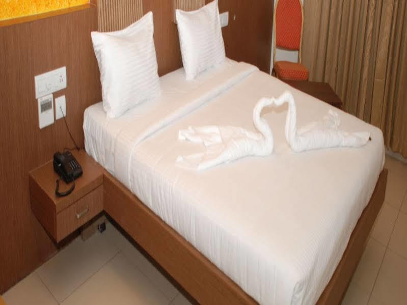 Hotel Pla Amrith Inn Tiruchirappalli 외부 사진